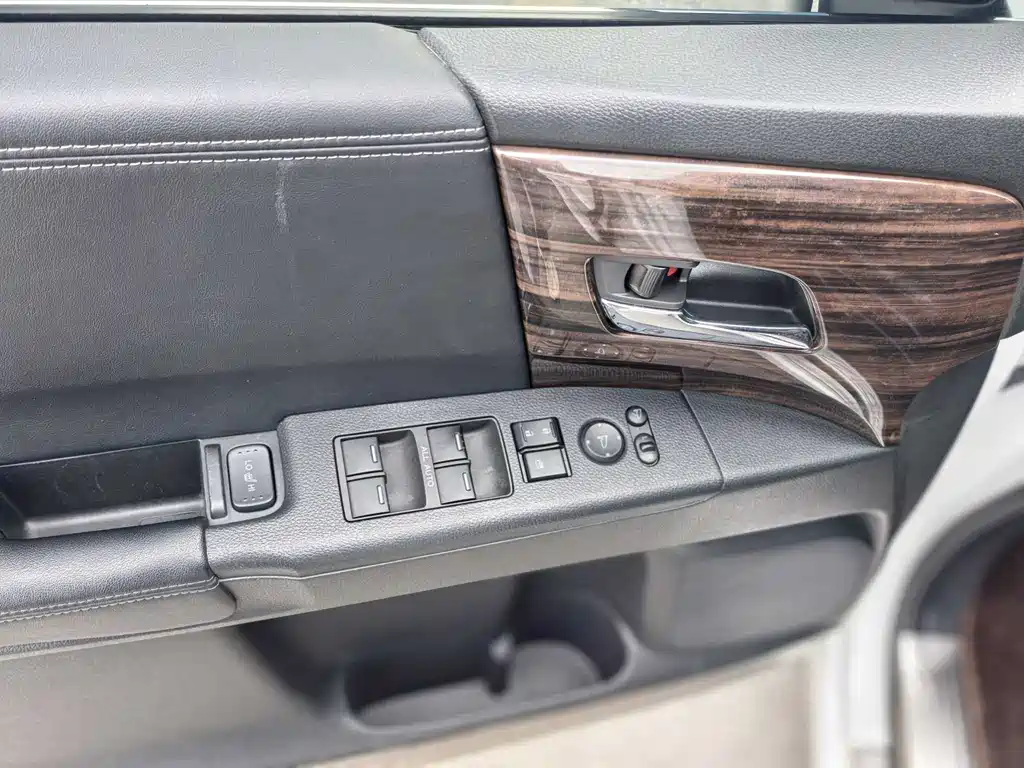Honda Elysion 2018 — фото 15