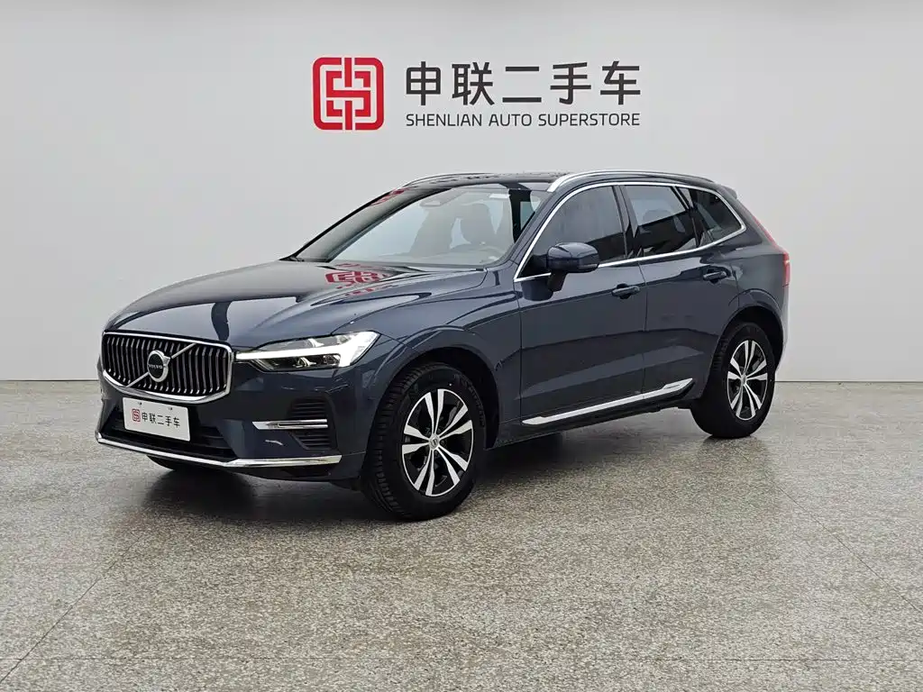 Volvo XC60 2023 — фото 1