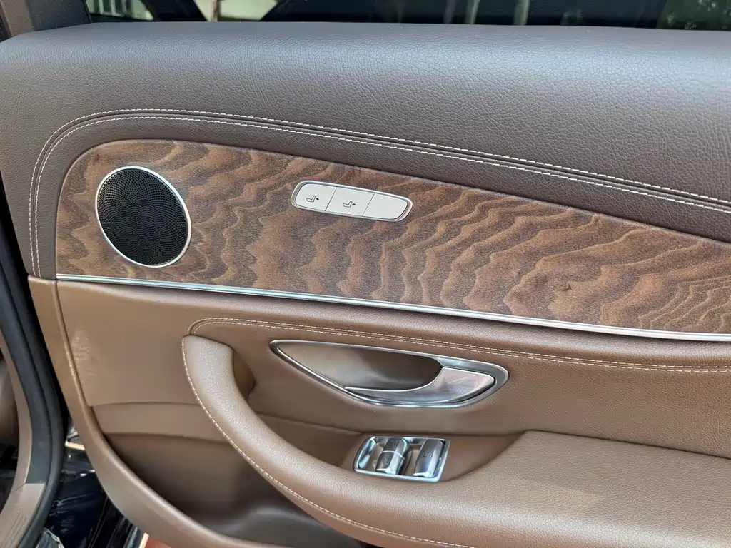 Mercedes-Benz E-Class 2020 — фото 18