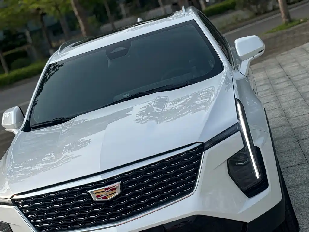 Cadillac XT4 2025 — фото 8