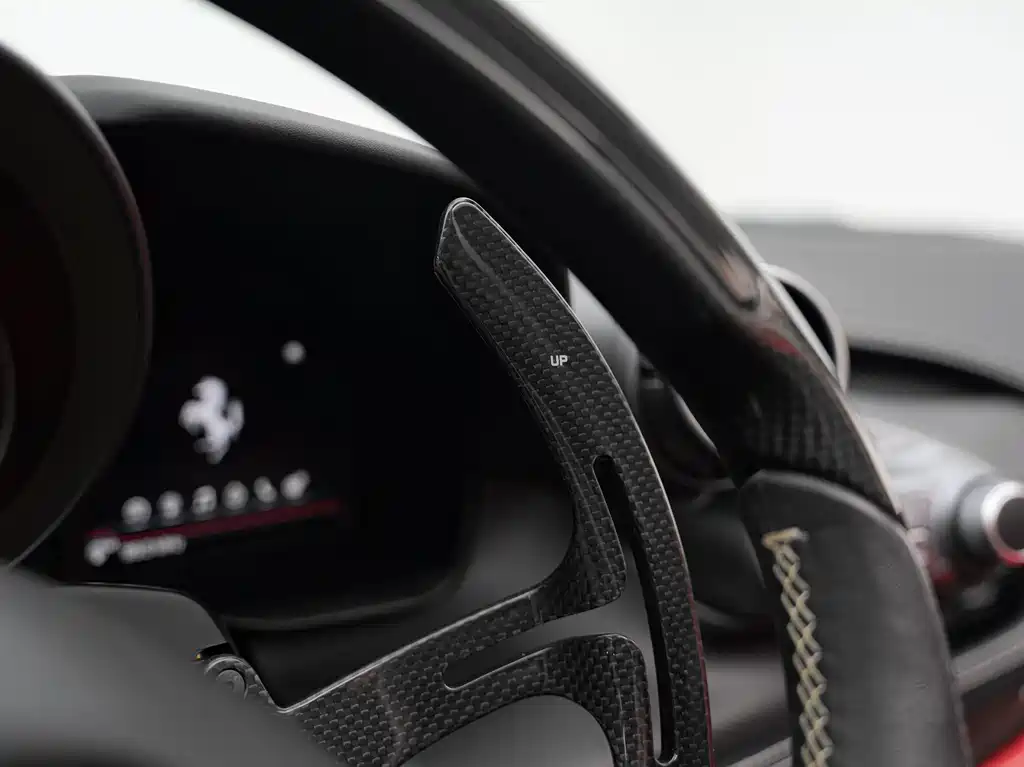 Ferrari F8 2022 — фото 20