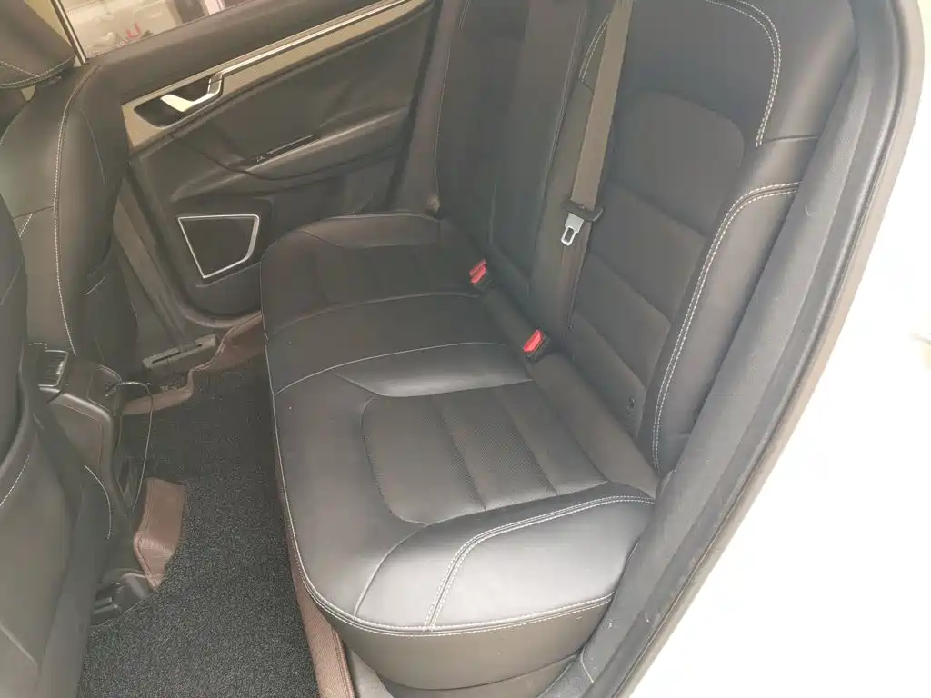Geely Emgrand GS 2018 — фото 15