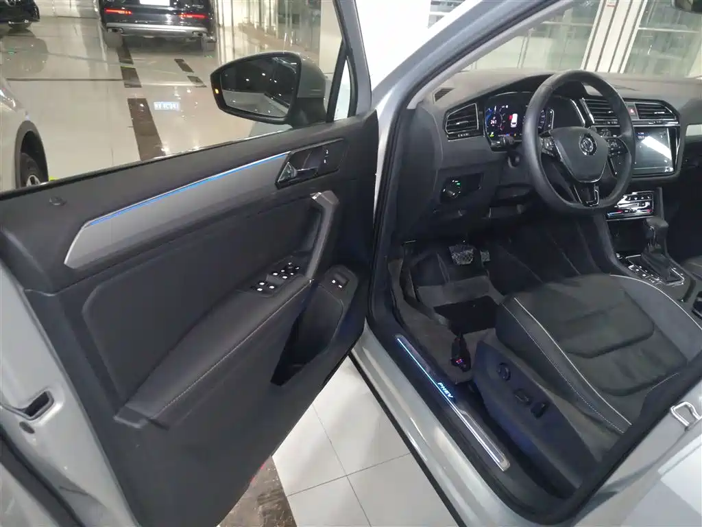 Volkswagen Tiguan L New Energy 2020 — фото 16