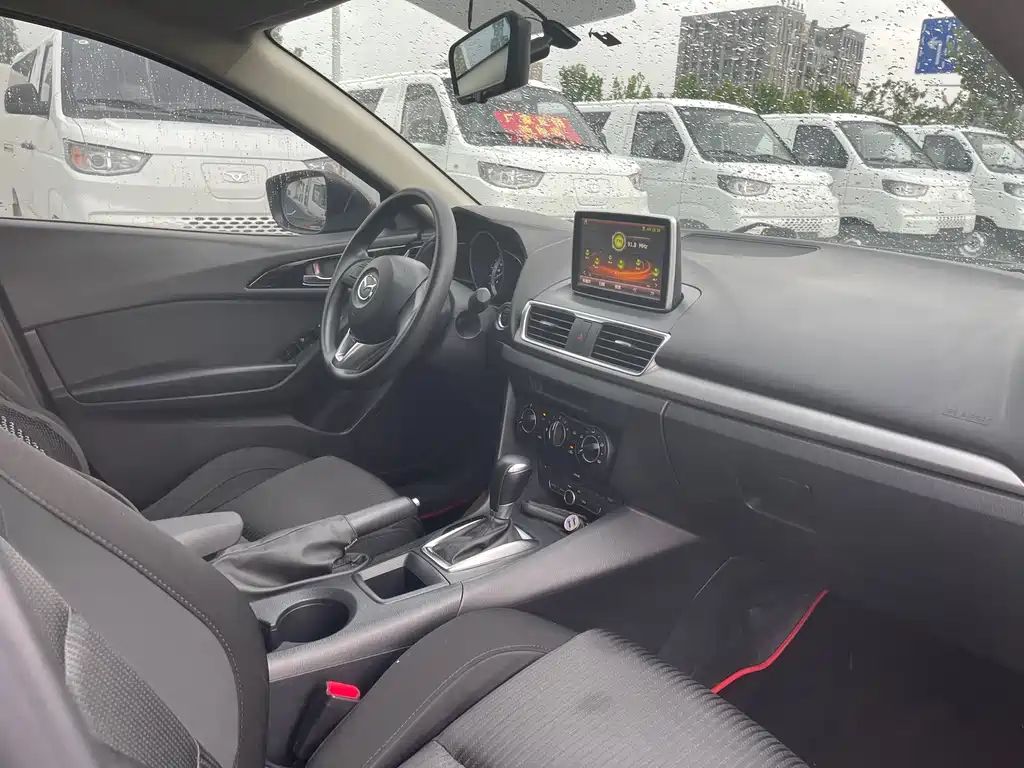 Mazda 3 Axela 2014