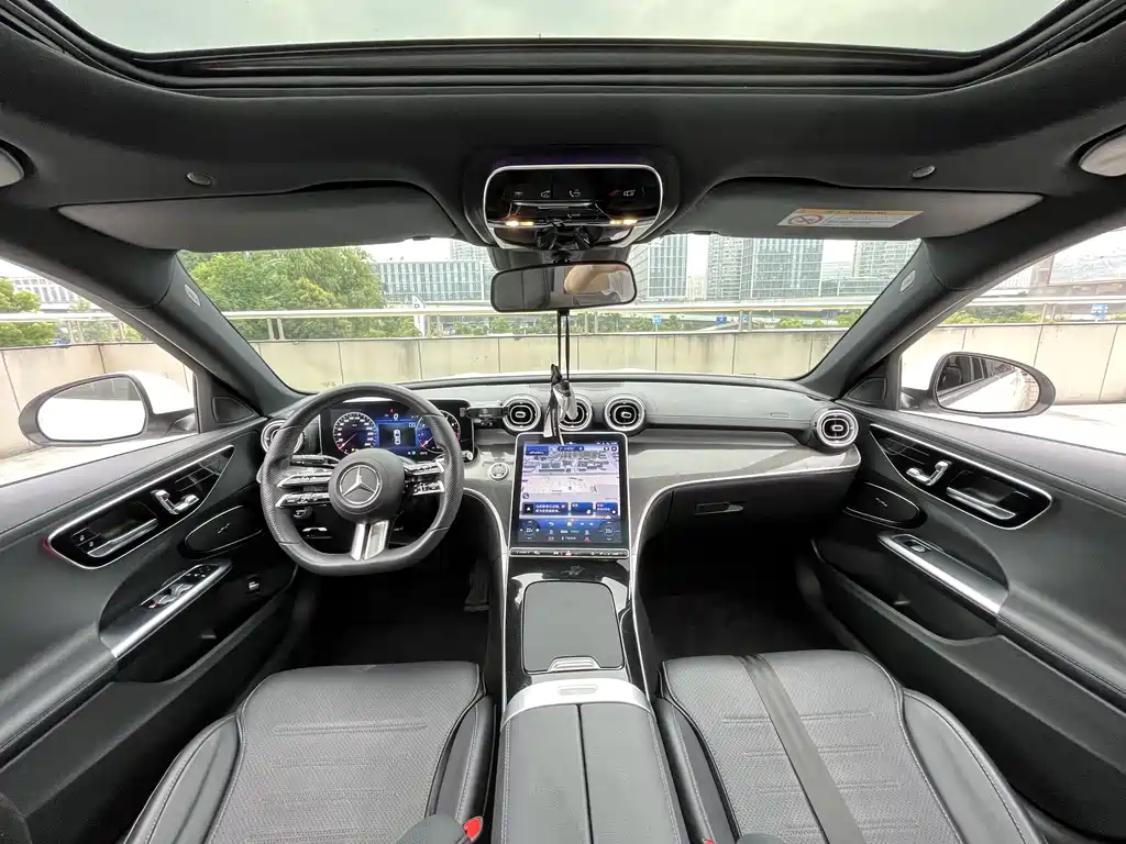Mercedes-Benz C-Class 2023 — фото 10