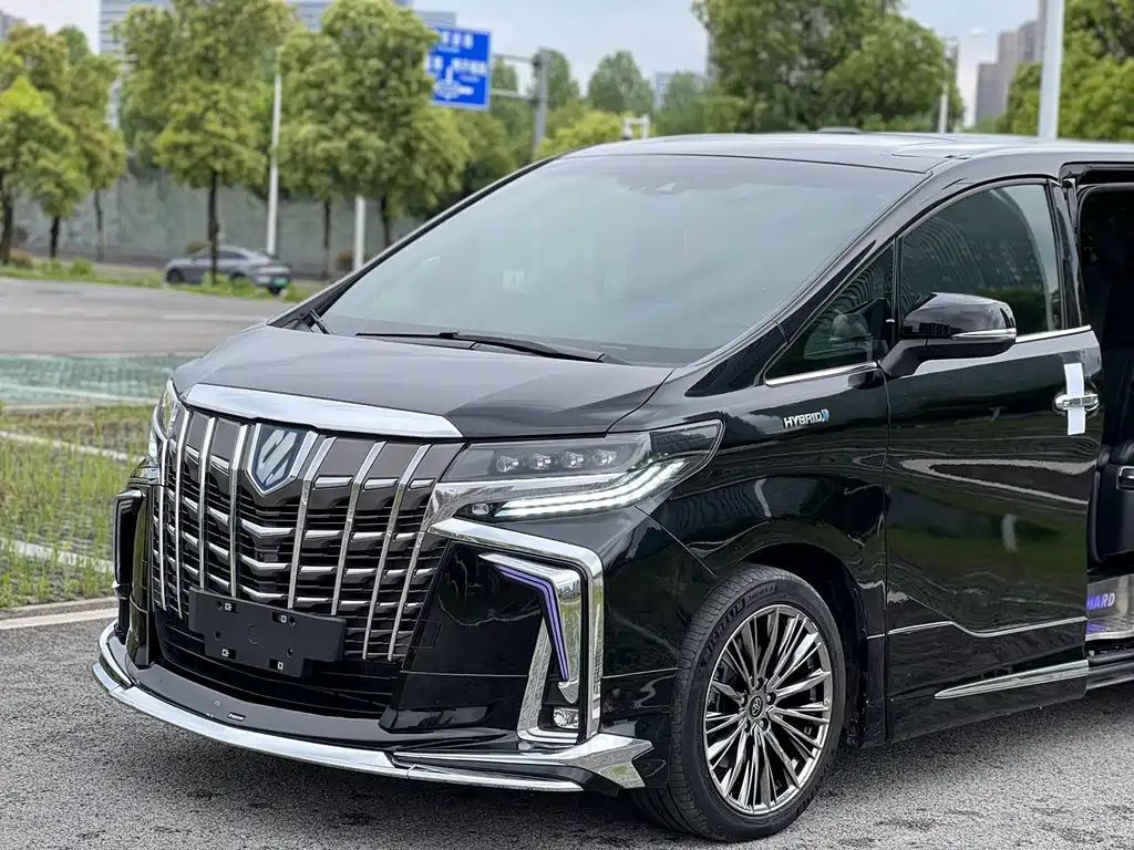 Toyota Alphard 2022 — фото 3