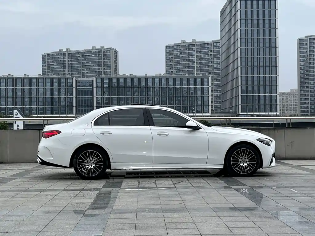 Mercedes-Benz C-Class 2023