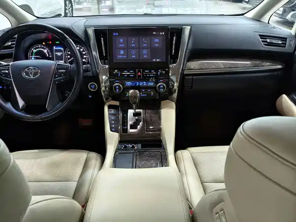 Toyota Alphard 2022
