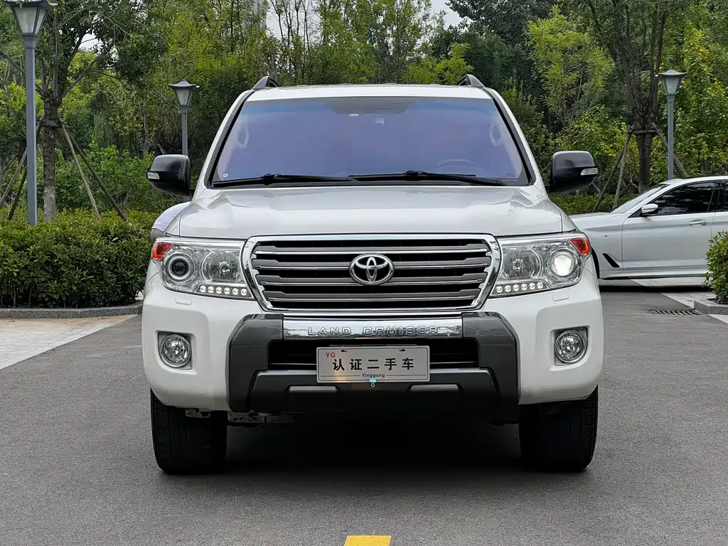 Toyota Land Cruiser 2012 — фото 2