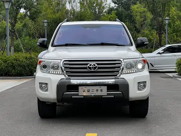 Toyota Land Cruiser 2012