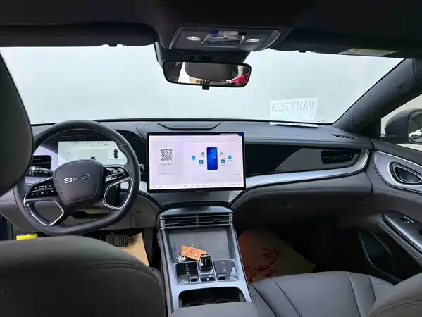 BYD Seal 07 DM-i 2025