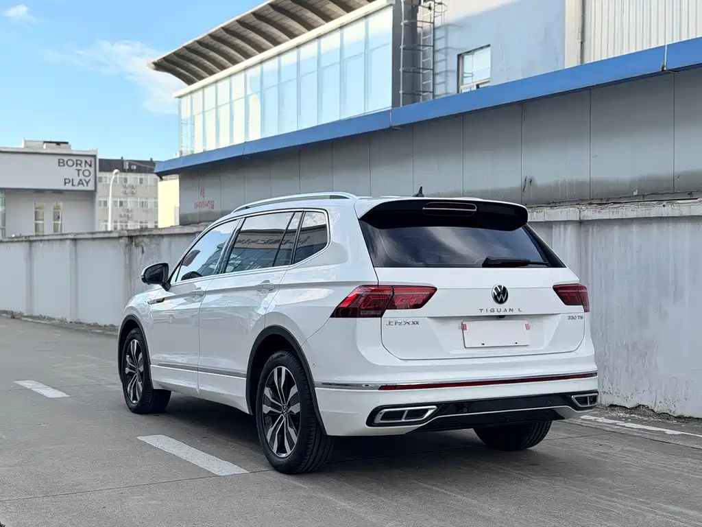 Volkswagen Tiguan L 2022 — фото 12