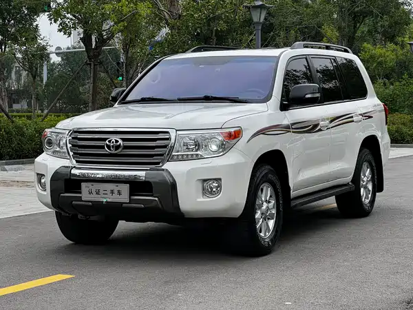 Toyota Land Cruiser 2012