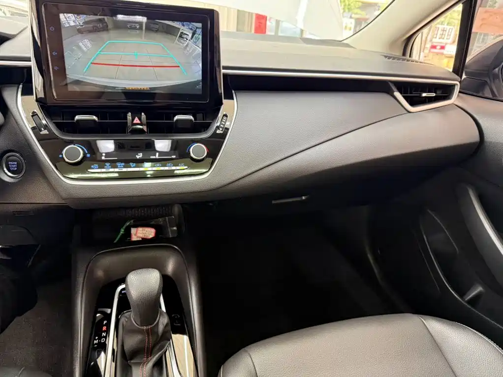 Toyota Corolla 2023 — фото 12