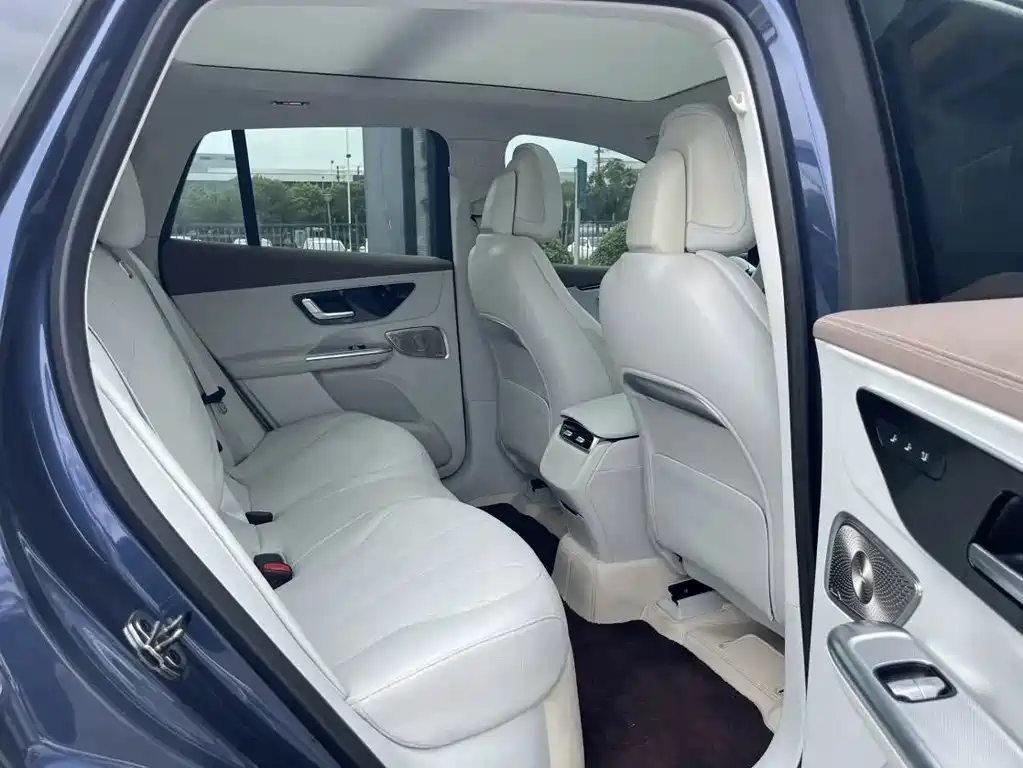 Mercedes-Benz EQE SUV 2025 — фото 15