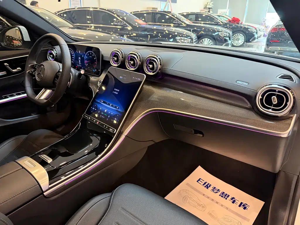 Mercedes-Benz C-Class 2025 — фото 14