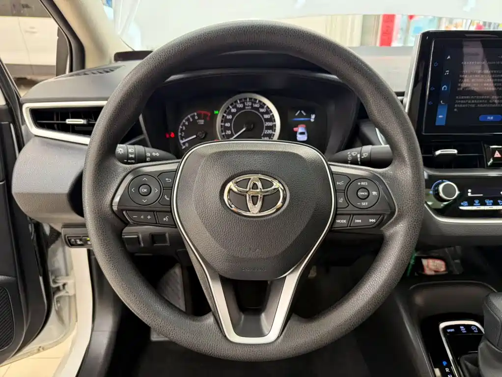 Toyota Corolla 2023 — фото 11