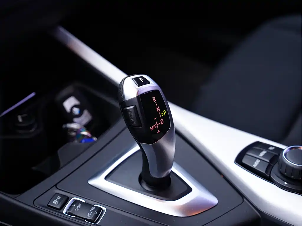 BMW 1 Series 2012 — фото 13