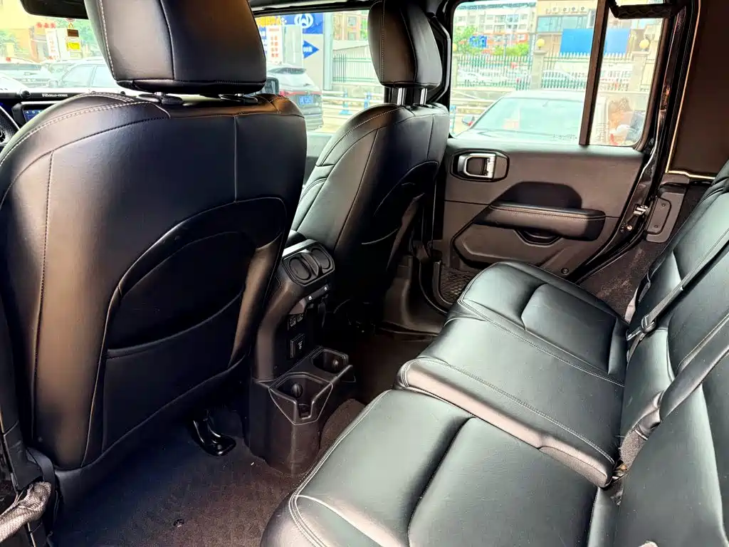 Jeep Wrangler 2019 — фото 15