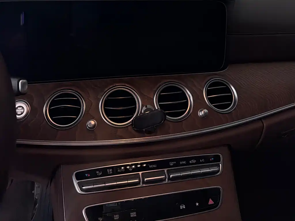 Mercedes-Benz E-Class 2022