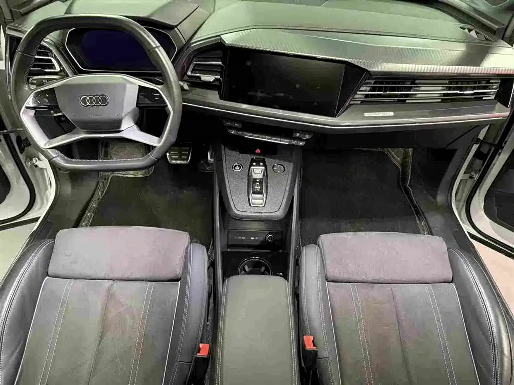 Audi Q4 E-Tron 2023 — фото 17