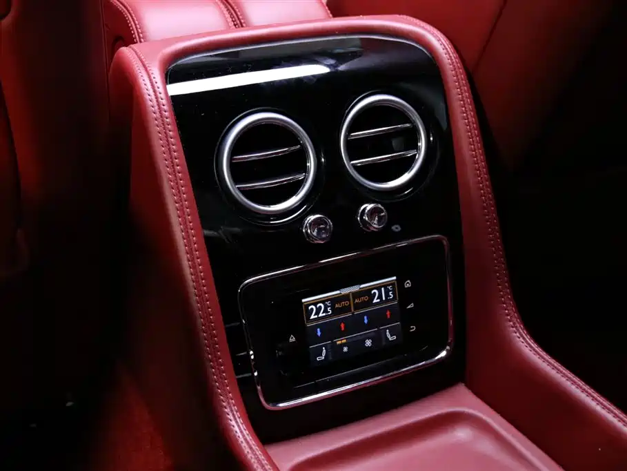 Bentley Flying Spur 2018 — фото 18