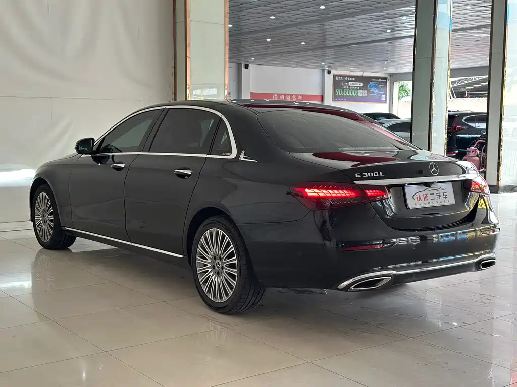 Mercedes-Benz E-Class 2023 — фото 21
