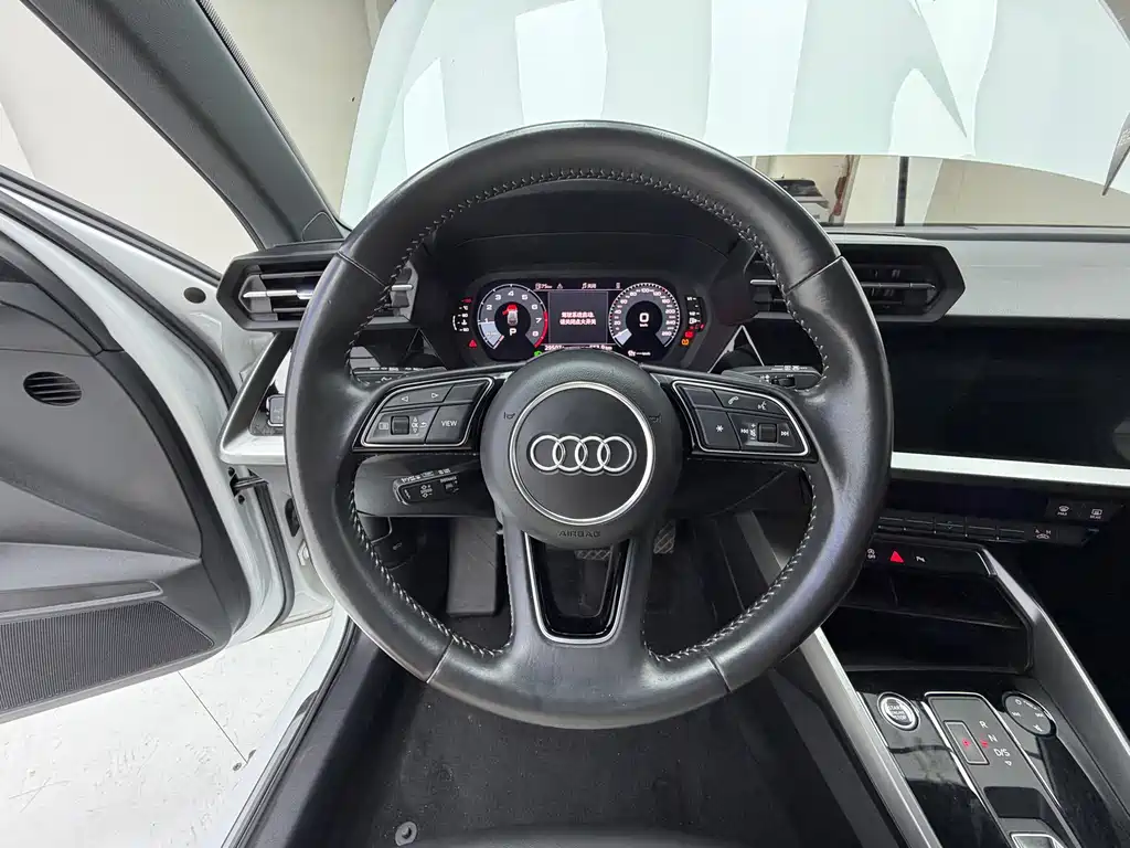 Audi A3 2022 — фото 10