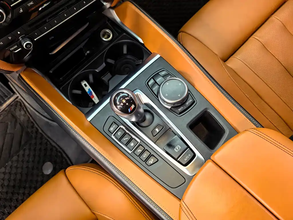 BMW X6 M 2016 — фото 14