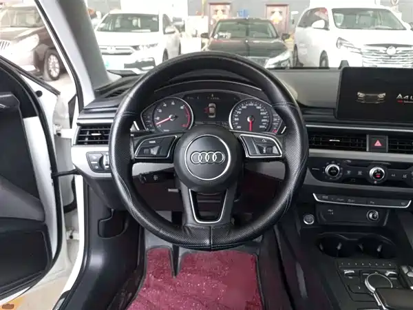 Audi A4L 2019