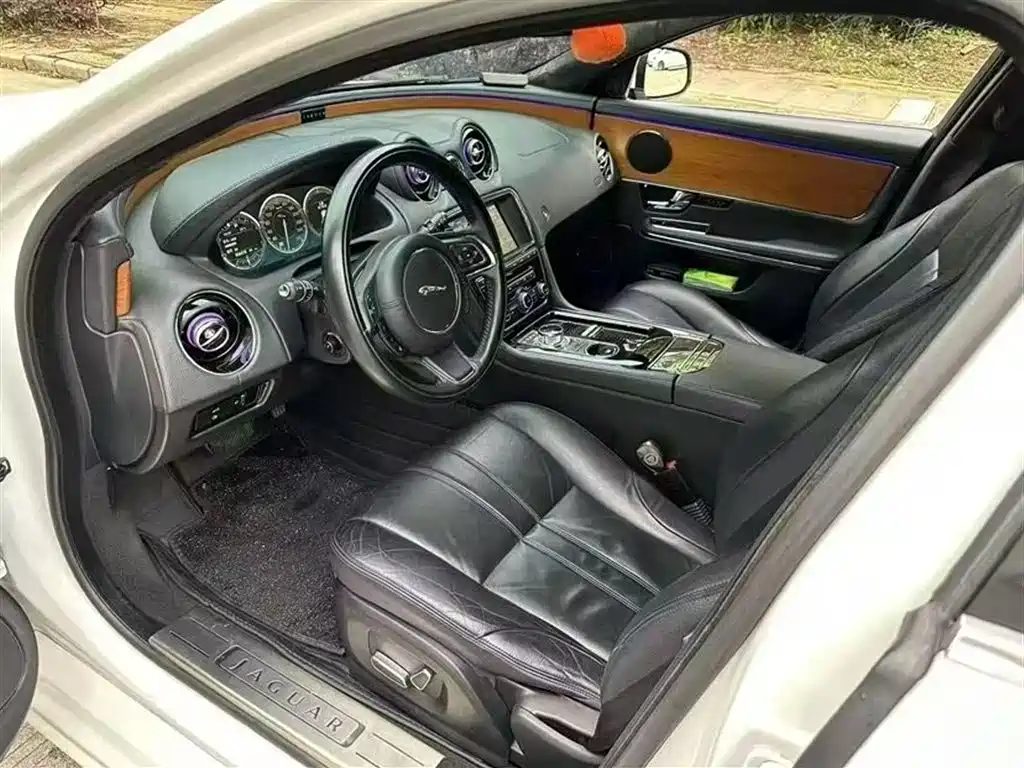 Jaguar XJ 2013