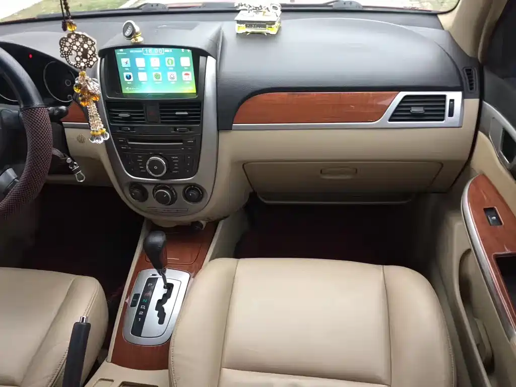 Buick Excelle 2010 — фото 10
