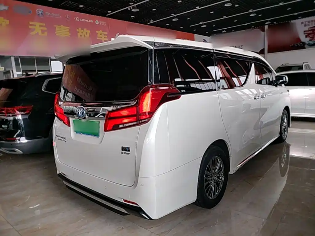 Toyota Alphard 2021 — фото 7