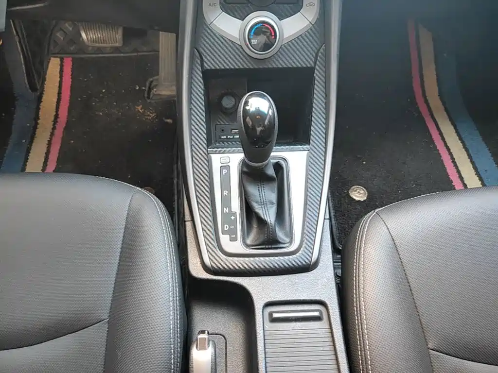 Hyundai Elantra Langdong 2017 — фото 10