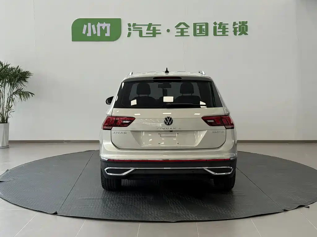 Volkswagen Tiguan L 2023 — фото 4