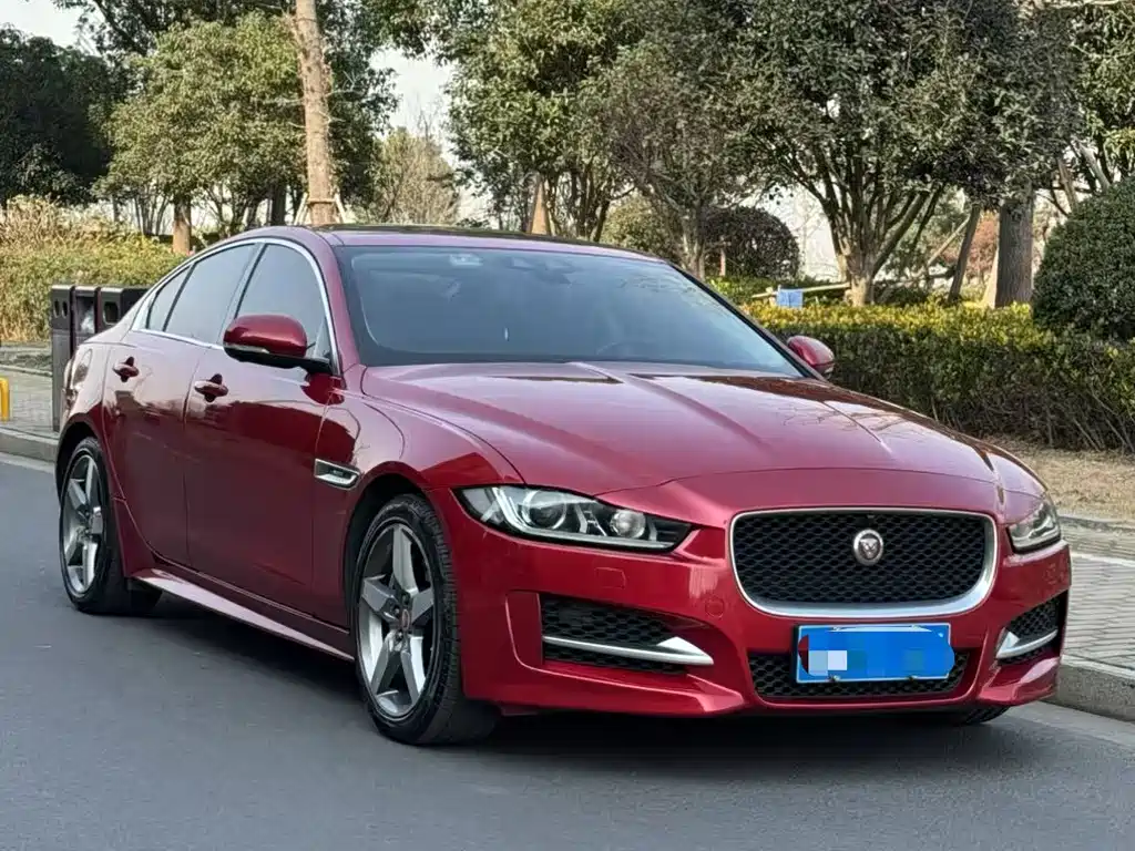 Jaguar XE 2016 — фото 3