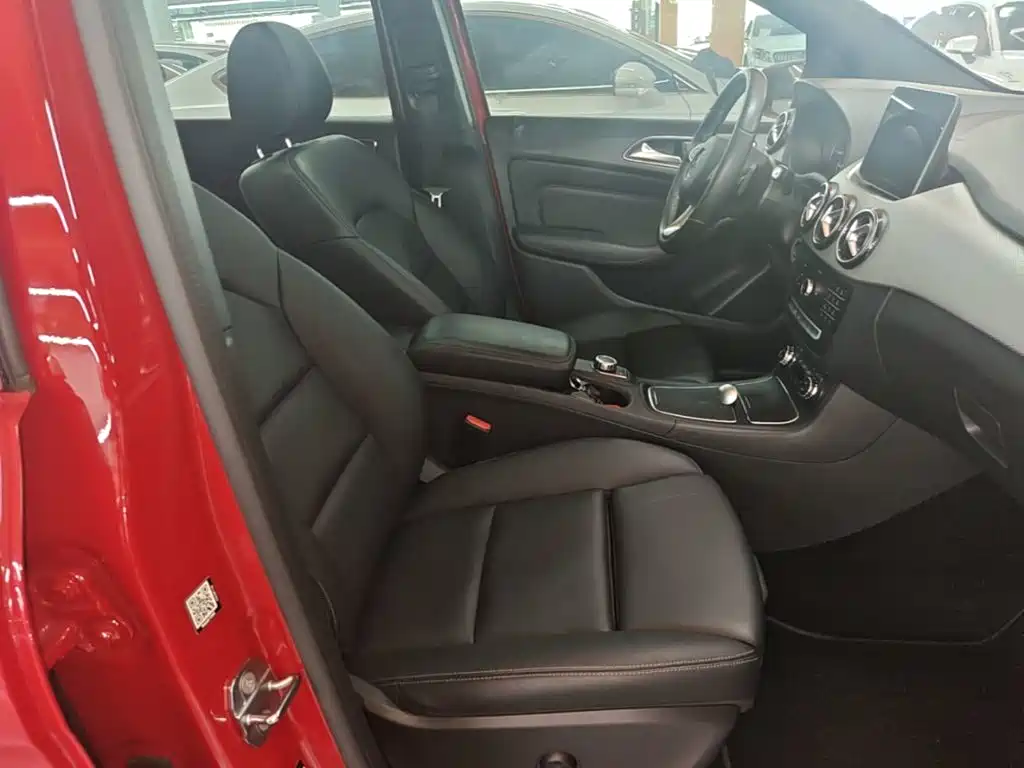 Mercedes-Benz B-Class 2018 — фото 25