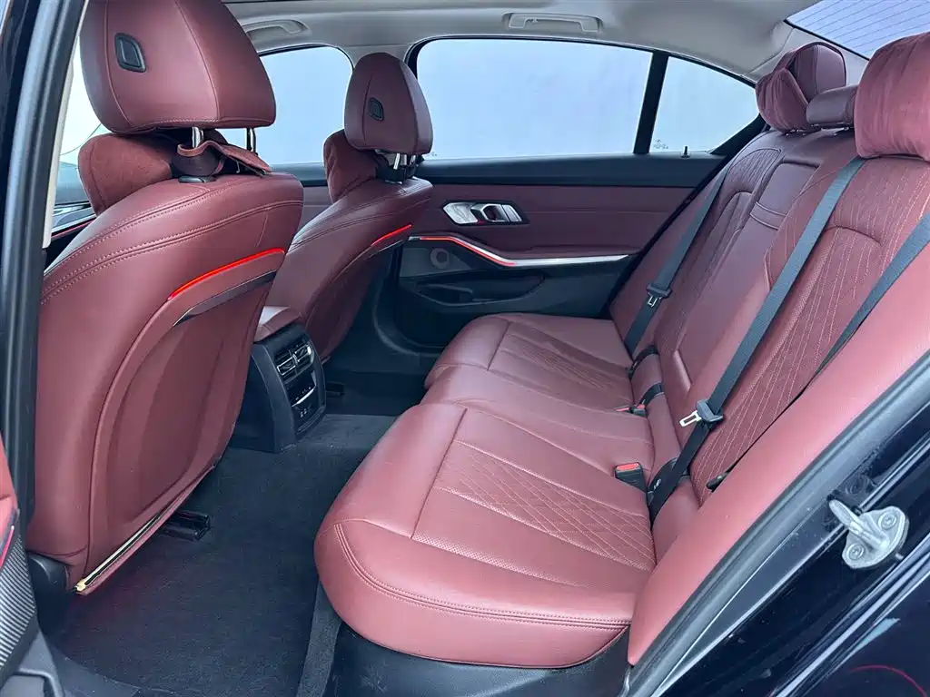 BMW 3 Series 2023 — фото 12