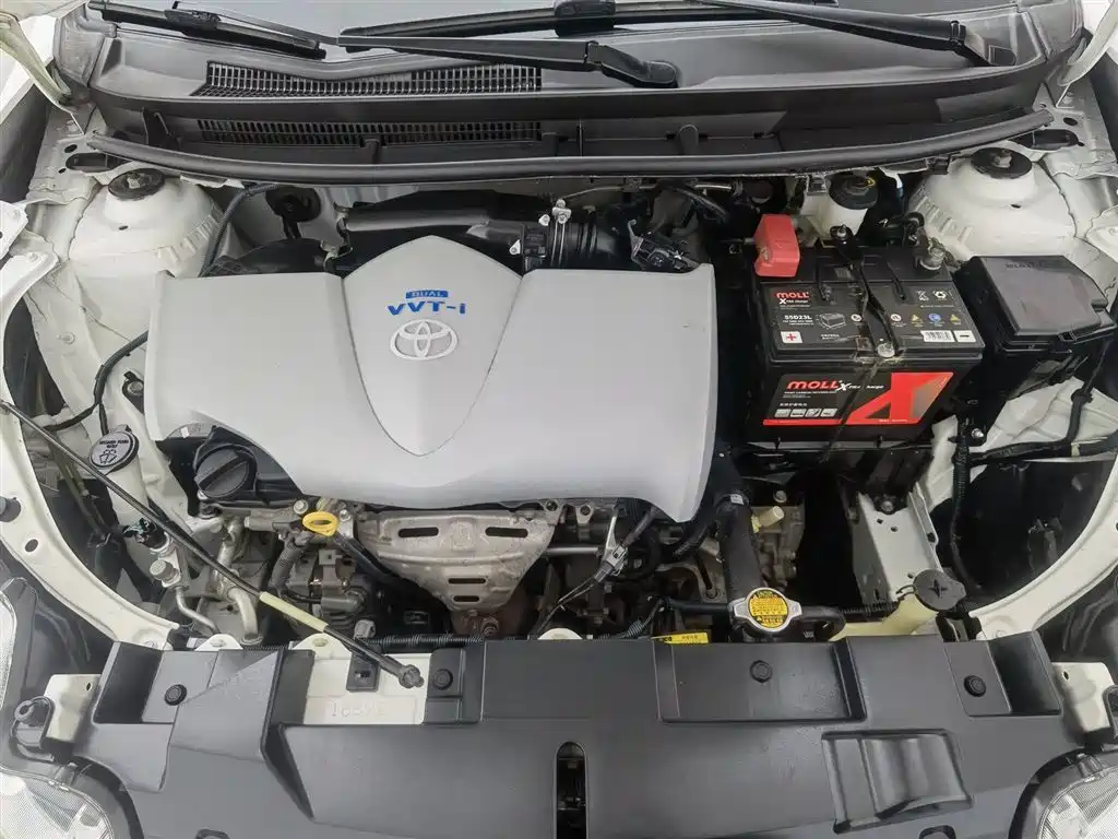 Toyota Yaris L 2015