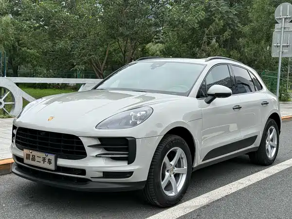 Porsche Macan 2021