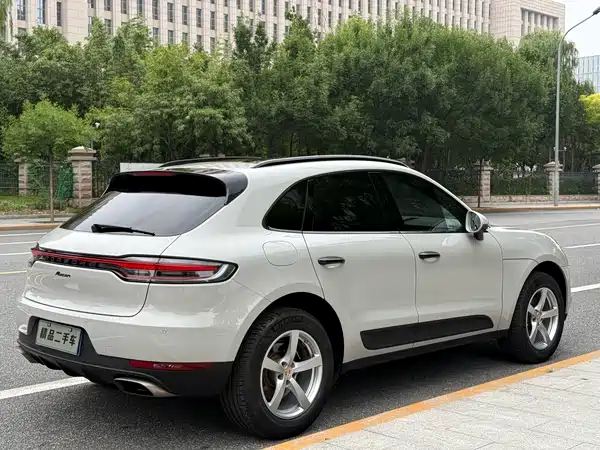 Porsche Macan 2021