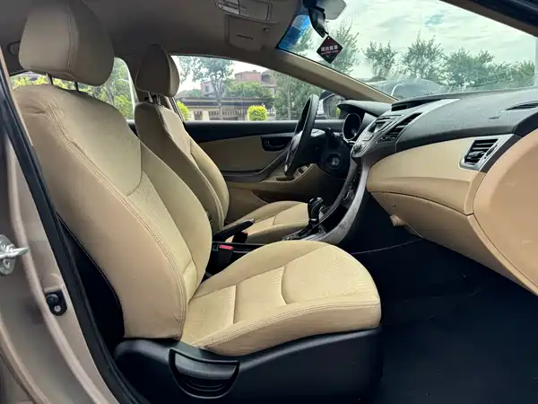 Hyundai Elantra Langdong 2014