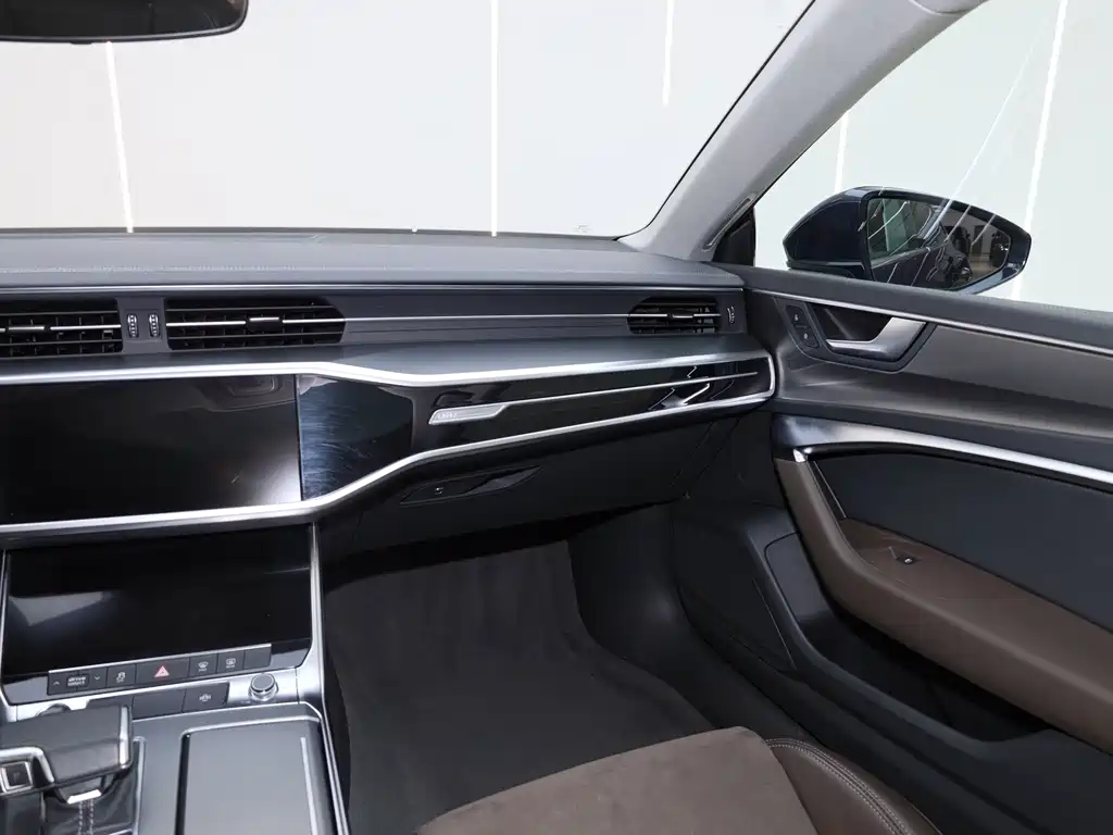 Audi A7L 2024 — фото 13