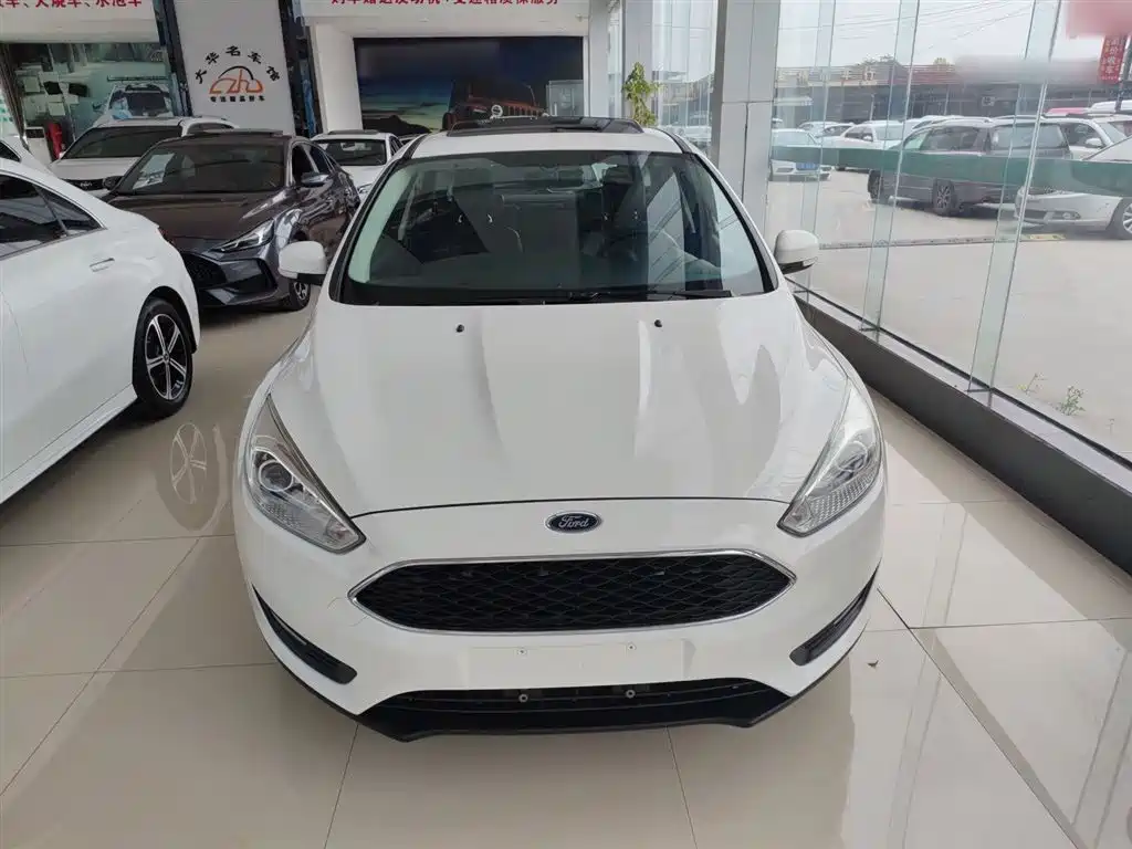 Ford Focus 2018 — фото 3