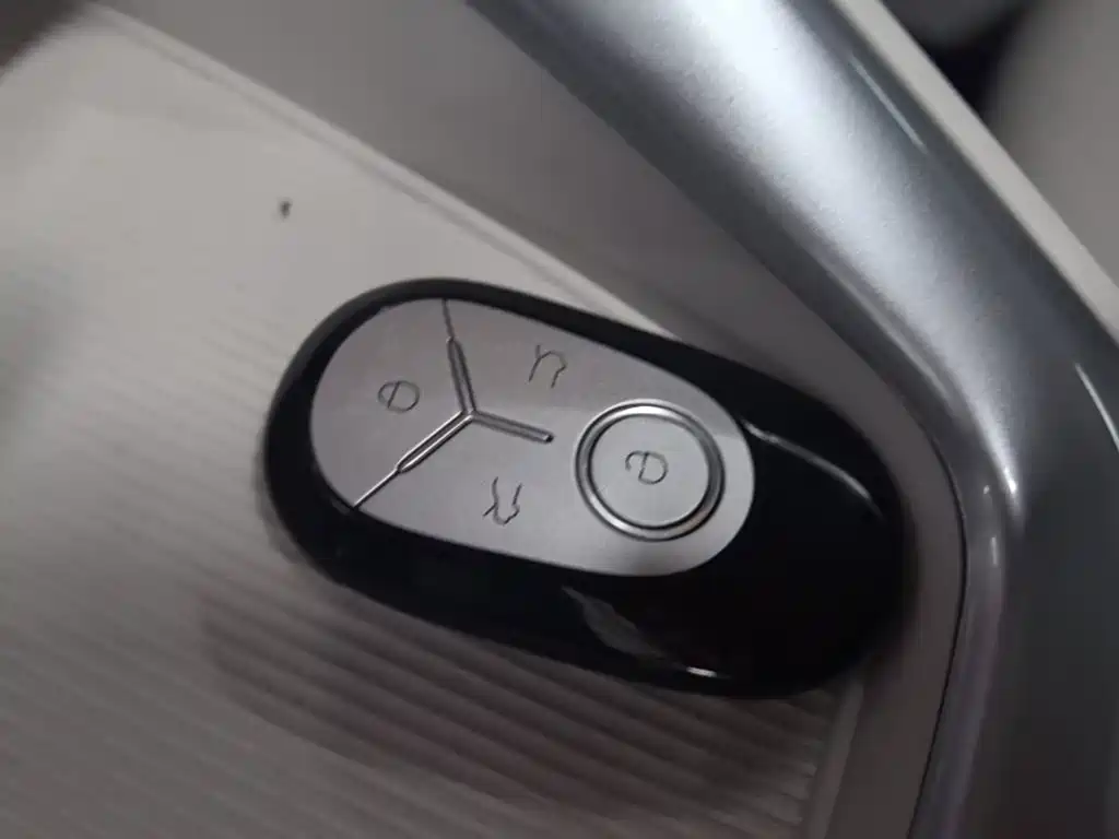 Geely Galaxy Starwish 2025 — фото 9