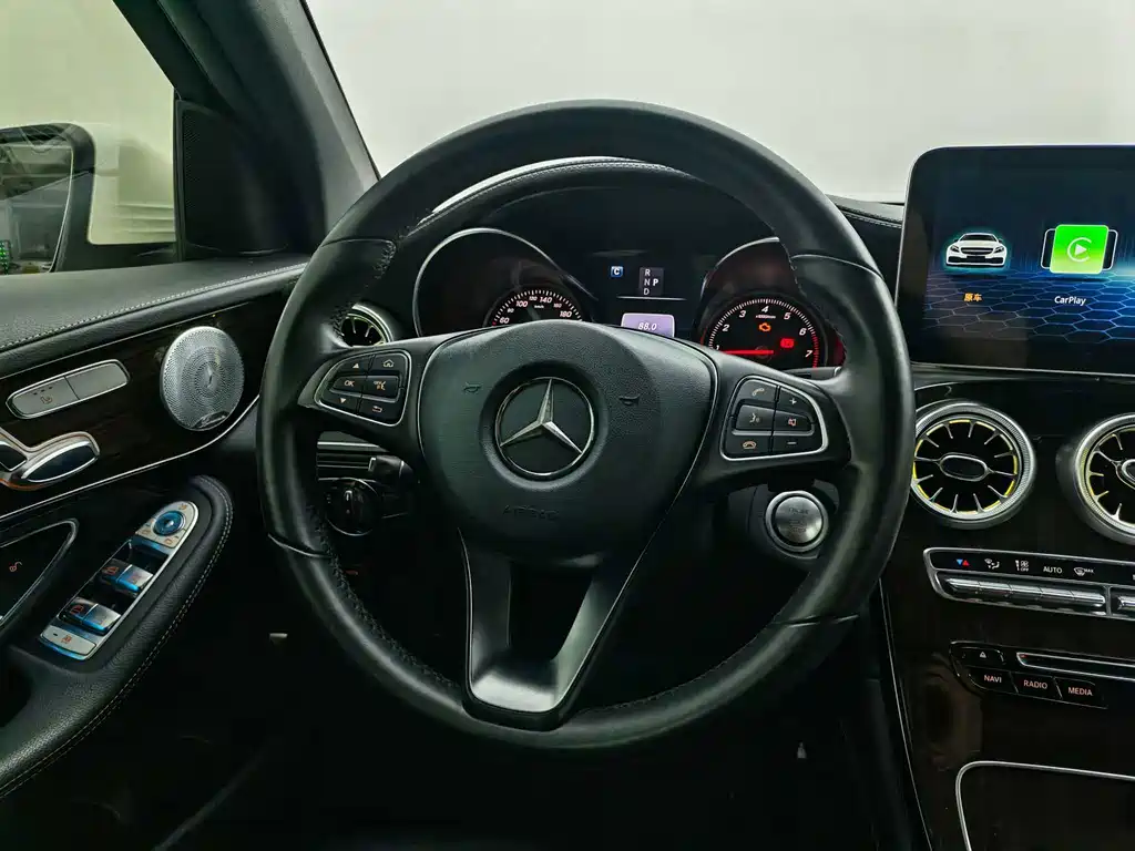 Mercedes-Benz GLC 2016 — фото 10