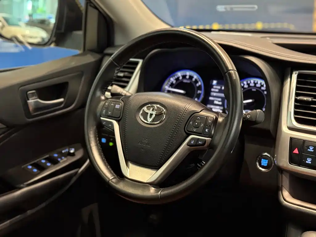 Toyota Highlander 2021 — фото 14