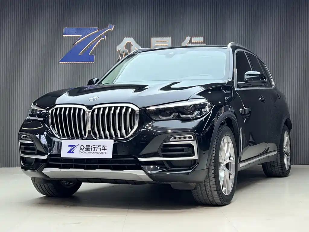 BMW X5 2021 — фото 1