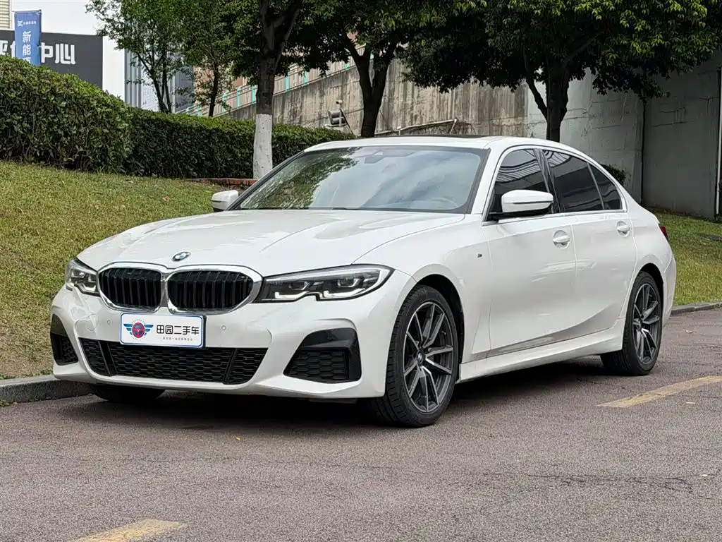 BMW 3 Series 2019 — фото 1