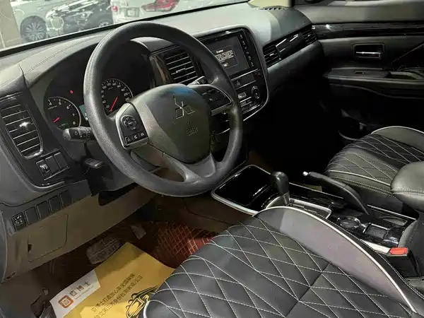 Mitsubishi Outlander 2021